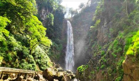 Objek Wisata Air Terjun Bissappu Bantaeng Sulawesi Selatan