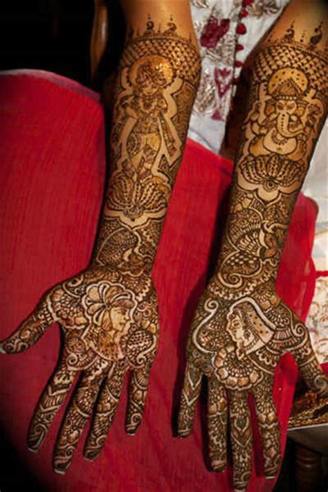 Stunning Dulha Dulhan Mehndi Designs If You Love Intricate Motifs