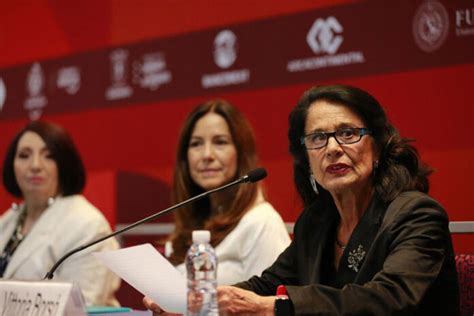 La Escritora Mexicana Coral Bracho Gana El Premio Fil De Literatura