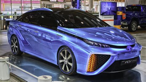 The Pros and Cons of Hydrogen Powered Cars Vs Electric Vehicles