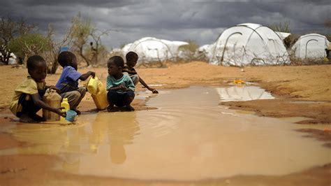 Life on the edge for Dadaab’s refugees – Channel 4 News