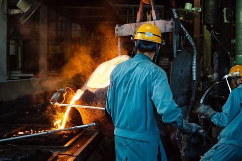 Экскурсия на завод крышек для канализационных колодцев | Nippon.com