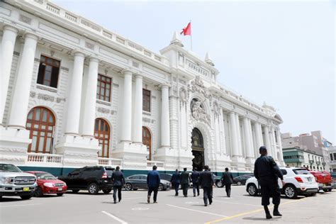 Nuevo Presidente Peruano Juramenta A Un Gabinete De Tinte Conservador