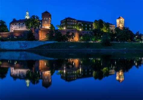 4K Wawel Castle Krakow Poland Castles Rivers Night HD Wallpaper