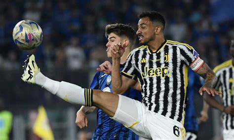 Repubblica Juventus Danilo Ai Saluti Le Idee Sono Chiare