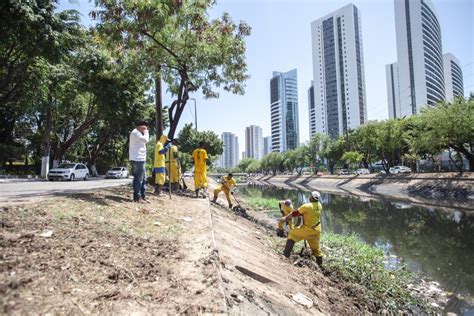 Em Mais Uma A O Do Programa Recife Limpa Canal Do Jord O Recebe