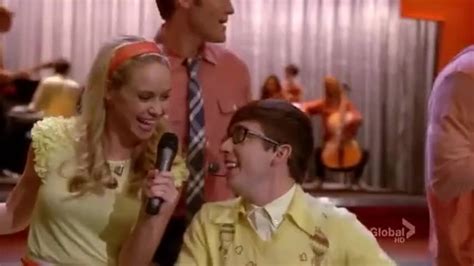 Yarn Somebody That Needs Me Glee S E Drama Video