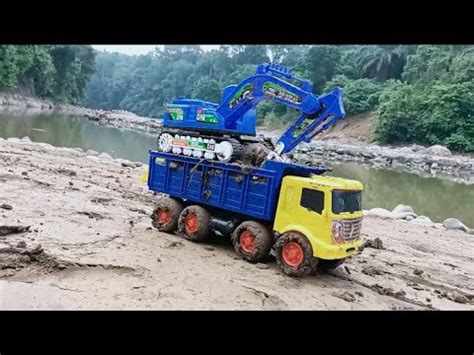 Mobil Truk Dam Truk Tronton Fuso Muatan Bego Keruk Tanah Galian