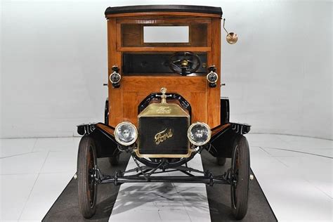 1915 Ford Model T Volo Museum