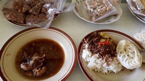 Tempat Makan Siang Enak Di Pekalongan Wajib Coba Lezatnya Nasi Uwet