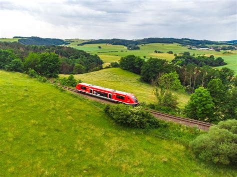 Triebwagen auf der Schwarzatalbahn Thüringer Bergbahn