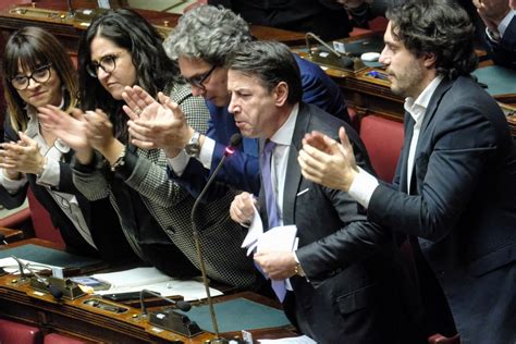 Salario Minimo Cala Il Sipario La Rivolta Delle Opposizioni Il