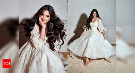 Rhea Kapoor's unique reception outfit can inspire millennial brides who ...