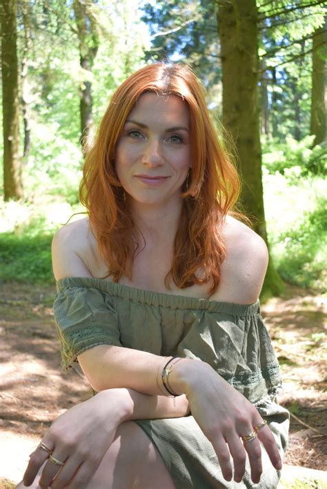 Aimee Leigh – Medium