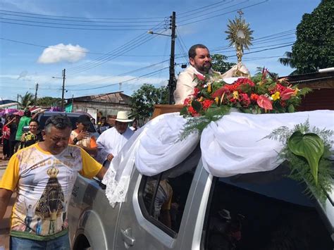 Paróquia em Presidente Figueiredo celebra Solenidade de Corpus Christi