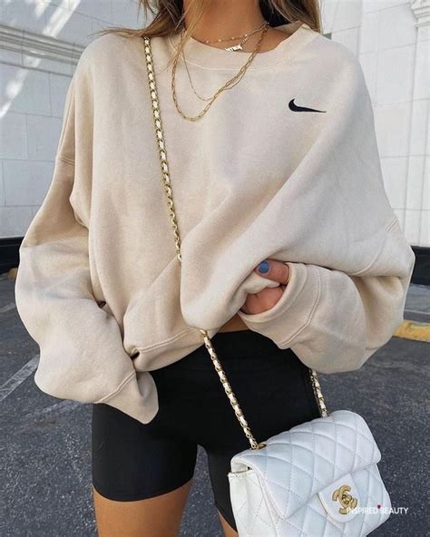 20 Cute Sporty Outfits For Women Inspired Beauty