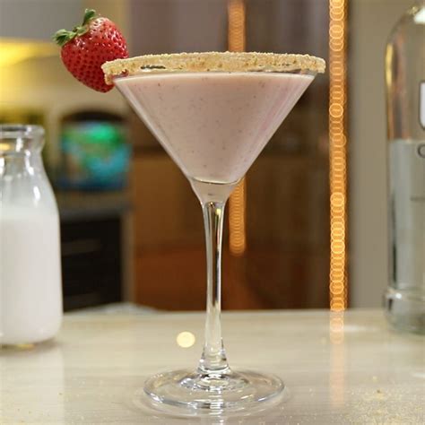 Strawberry Shortcake Martini Cocktail Recipe