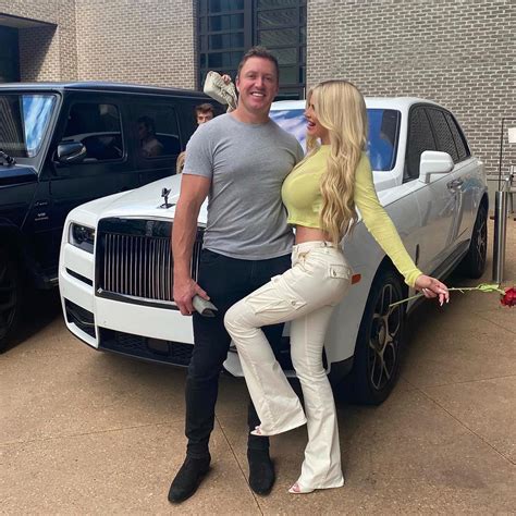 Kim Zolciak Flaunts Mansion Amid Foreclosure Reports