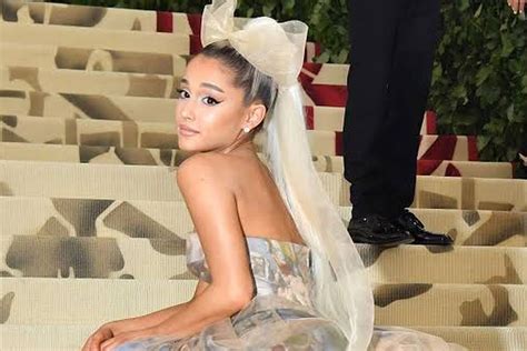 Ariana Grande Dan Dalton Gomez Resmi Menikah Upacaranya Disaksikan 20