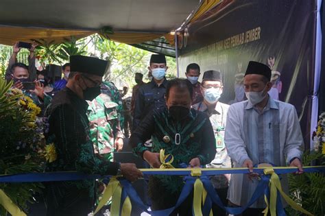 Penandatangan Dan Serah Terima Pinjam Pakai Aset Pemkab Jember Kepada