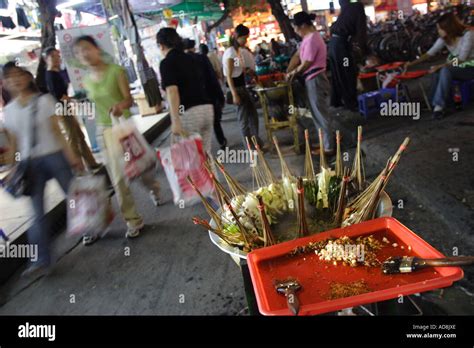 Street food in Chengdu, Sichuan province, China Stock Photo - Alamy