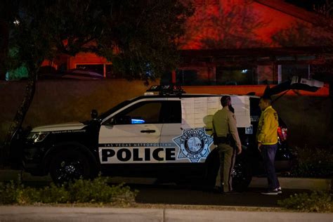 Las Vegas Police Shoot Kill Man At Summerlin House Shootings Crime