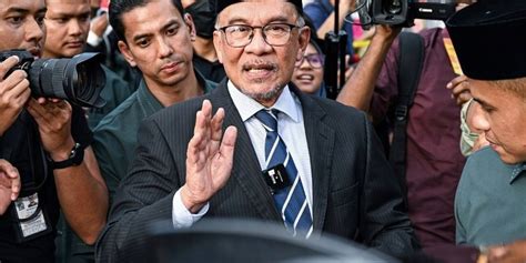 Malaisie Le R Formiste Anwar Ibrahim Devient Premier Ministre