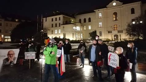 Manifestacja W Bydgoszczy Przeciwko Amaniu Praw Obywatelskich