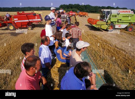 Orne wheat harvest festival in the orne hi-res stock photography and ...