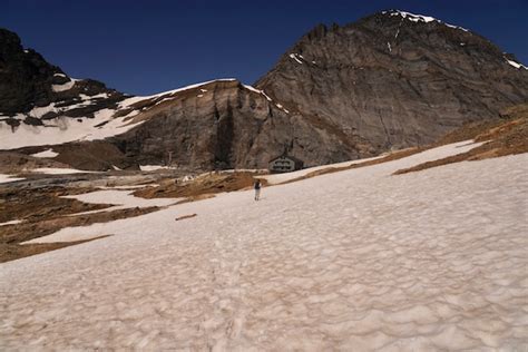 Noch Liegt Viel Schnee Am L Tschenpass Fotos Hikr Org