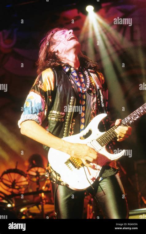 Steve Vai Hi Res Stock Photography And Images Alamy