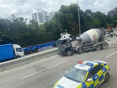 Yuen Long Five Vehicle Pile Up Puts Two In Hospital The Standard