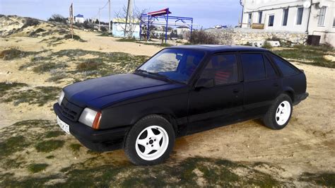 Opel Ascona C 1 8 бензиновый 1986 ЧЁРНЫЙ ТРАКТОР 1 8i на DRIVE2