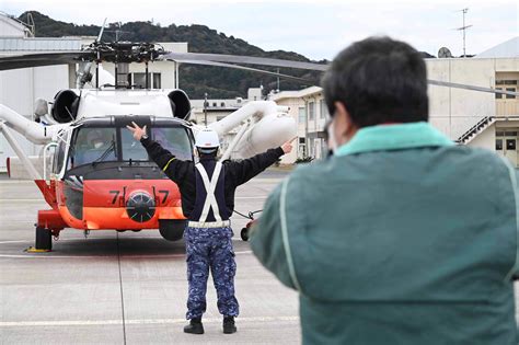 海上自衛隊 第21航空群 On Twitter 航空業界誌の取材を受けました😀21空のuh 60jをメインに第213飛行隊や第21機側整備隊の隊員が紹介されると思うのでお楽しみに！📸🚁