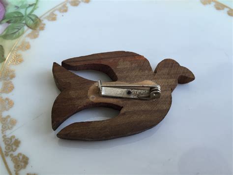 Vintage Carved Wood Brooch Peace Dove Bird Wooden Etsy