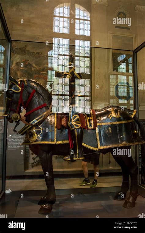 Medieval armour, Army Museum, a national military museum of France ...