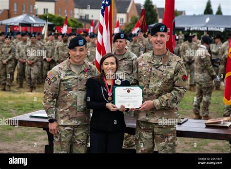 Us Soldat Colon Jonathan Chung Scheidender Kommandant Des 2 Stryker