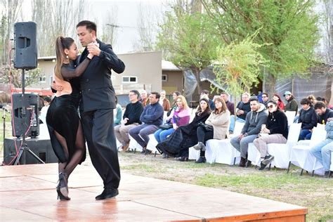 Este Domingo Vivilo Al Ritmo Del 2 X 4 Se Viene Tango Por Los Caminos