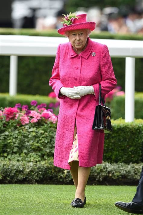 Royal Ascot Ladies Day 2017 In Pictures Hats And High Fashion At The Races Mirror Online