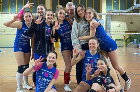 M G Scuola Pallavolo La Meravigliosa Annata DellU16 Femminile