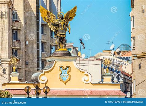 Kiev Ukraine September 22 2018 Gold Plated Bronze Statue Of
