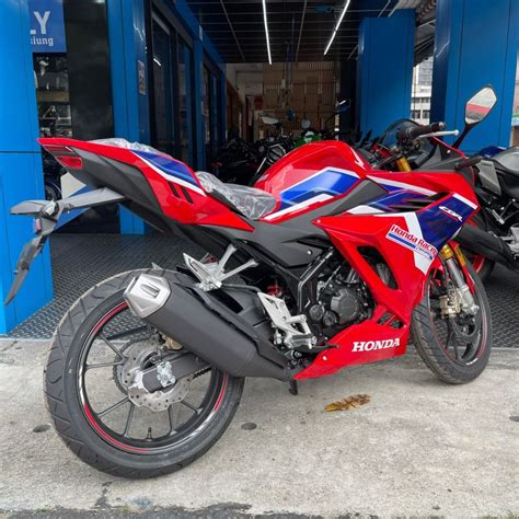 【售】新車 輕仿賽 2023 Honda Cbr 150r Abs 倒叉 Cbr150r 泰規 Hrc 機車 新車在旋轉拍賣