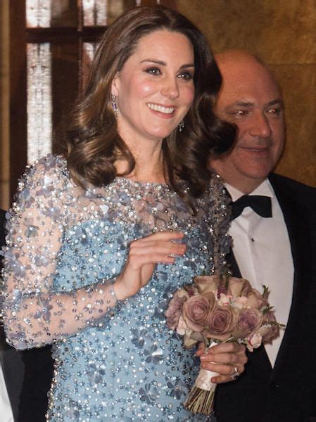 Le Scarpe Di Kate Middleton Altissime Scandalizzano Il Regno Unito