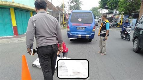 Kecelakaan Di Bantul Pemotor Tewas Ditabrak Mobil Saat Berhenti Di