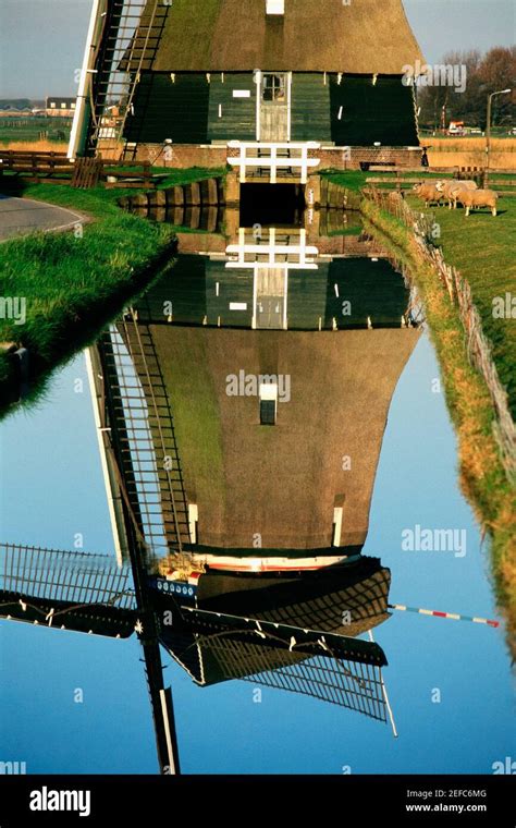 Windmill Volendam Hi Res Stock Photography And Images Alamy