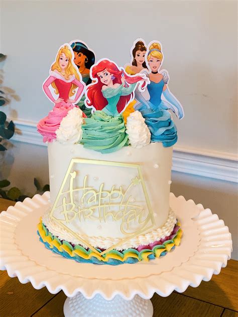 Disney Princess Cake : r/cakedecorating