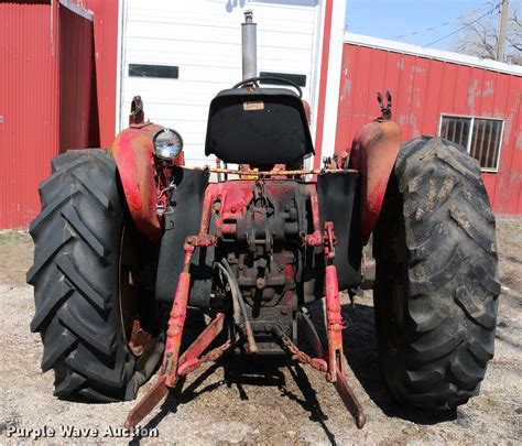 International 404 Tractor In Luray Ks Item Dc7665 Sold Purple Wave