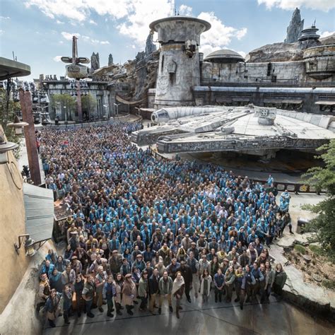 Step Inside Star Wars Galaxy S Edge With This New Photo Allears Net