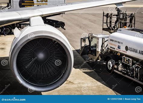 Aeroporto Gmp Rifornimento Di Carburante Di Gimpo Degli Aerei