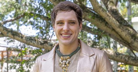 Terra e Paixão além de Kelvin outro personagem assume ser gay confira